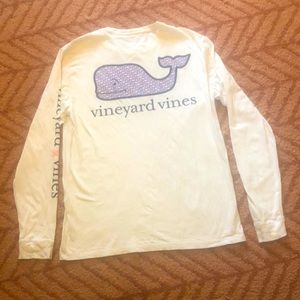 Vineyard vines breast cancer T: long sleeved front pocket new no tags ladies med